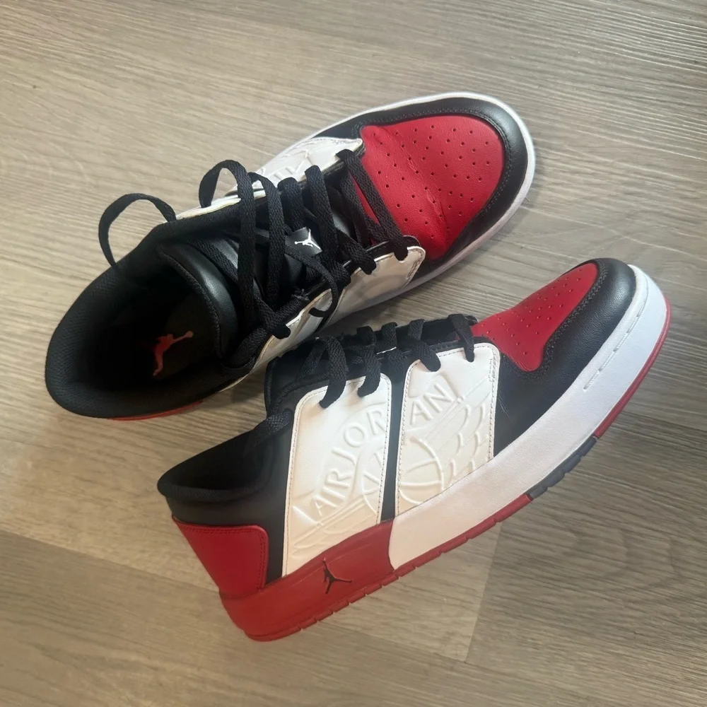Nike Air Jordan Nu Retro 1 Low in Varsity Red/Black/White Chicago 9.5